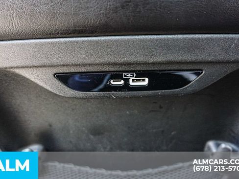 Used 2023 Chrysler Pacifica Touring-L FWD image 33