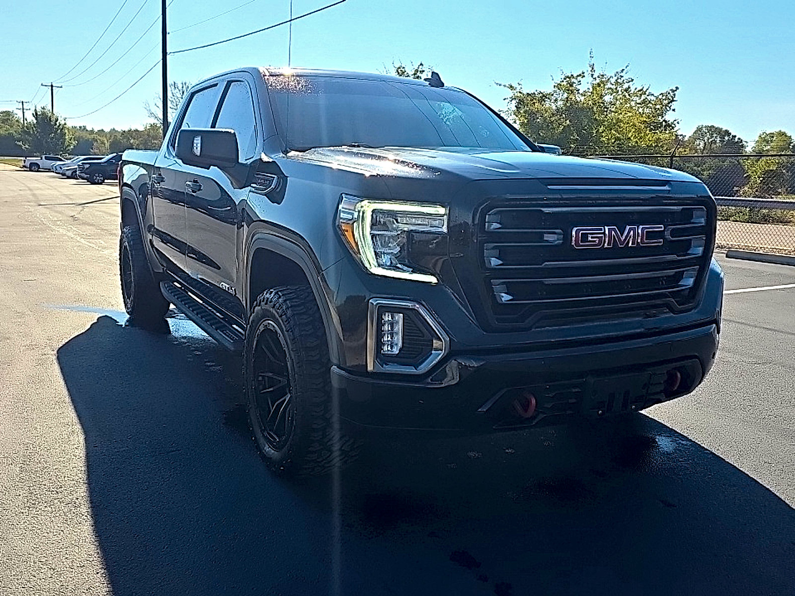 Used 2022 GMC Sierra 1500 AT4 w/ AT4 Premium Package AWD/4WD image 3