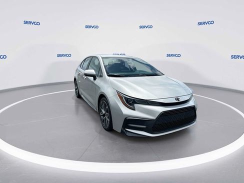 Used 2022 Toyota Corolla SE FWD image 2