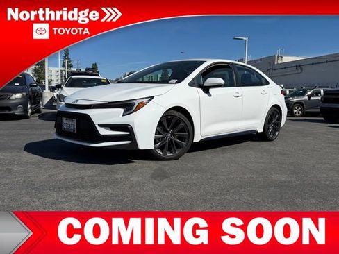 Certified 2025 Toyota Corolla SE w/ Convenience Package image 2