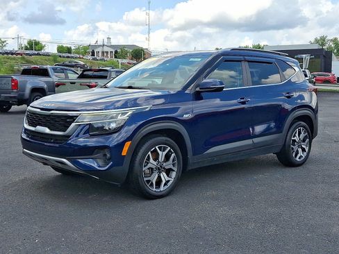 Used 2022 Kia Seltos EX AWD/4WD image 3