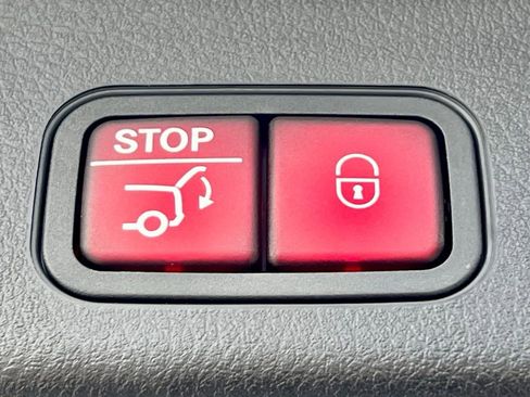 Certified 2023 Mercedes-Benz EQB 300 4MATIC image 40