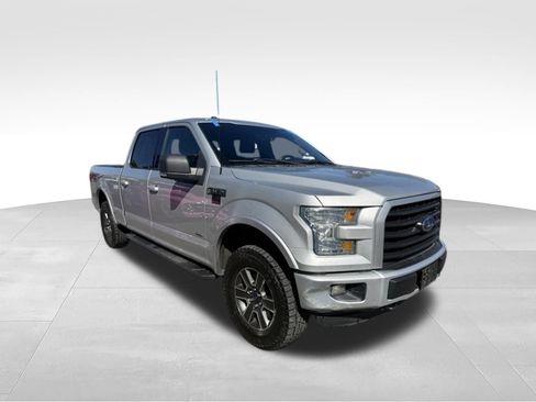 Used 2015 Ford F150 XLT w/ Equipment Group 301A Mid AWD/4WD image 7