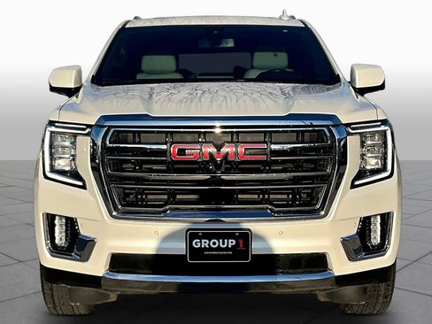 Used 2021 GMC Yukon SLT w/ SLT Premium Package image 4