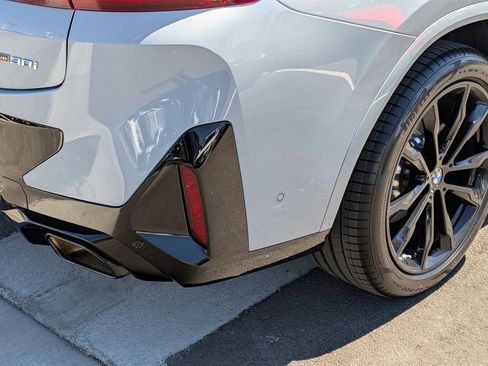 Used 2023 BMW X4 xDrive30i w/ M Sport Package AWD/4WD image 25