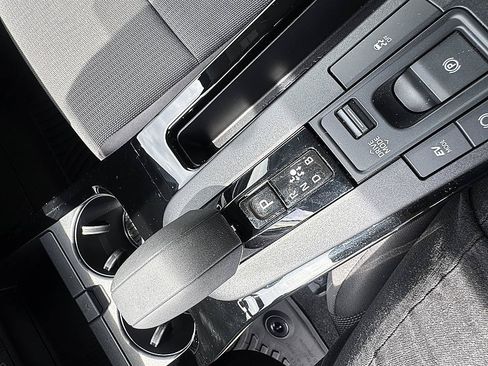 Certified 2025 Toyota Prius LE FWD image 18