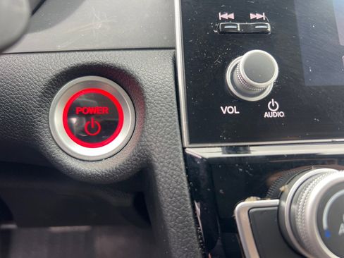 Used 2019 Honda Insight Touring image 30