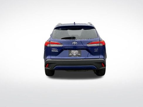 Used 2024 Toyota Corolla Cross XLE image 6