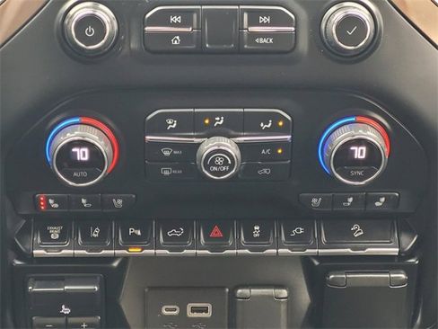 Used 2022 Chevrolet Silverado 2500 High Country w/ Z71 Off-Road Package image 23