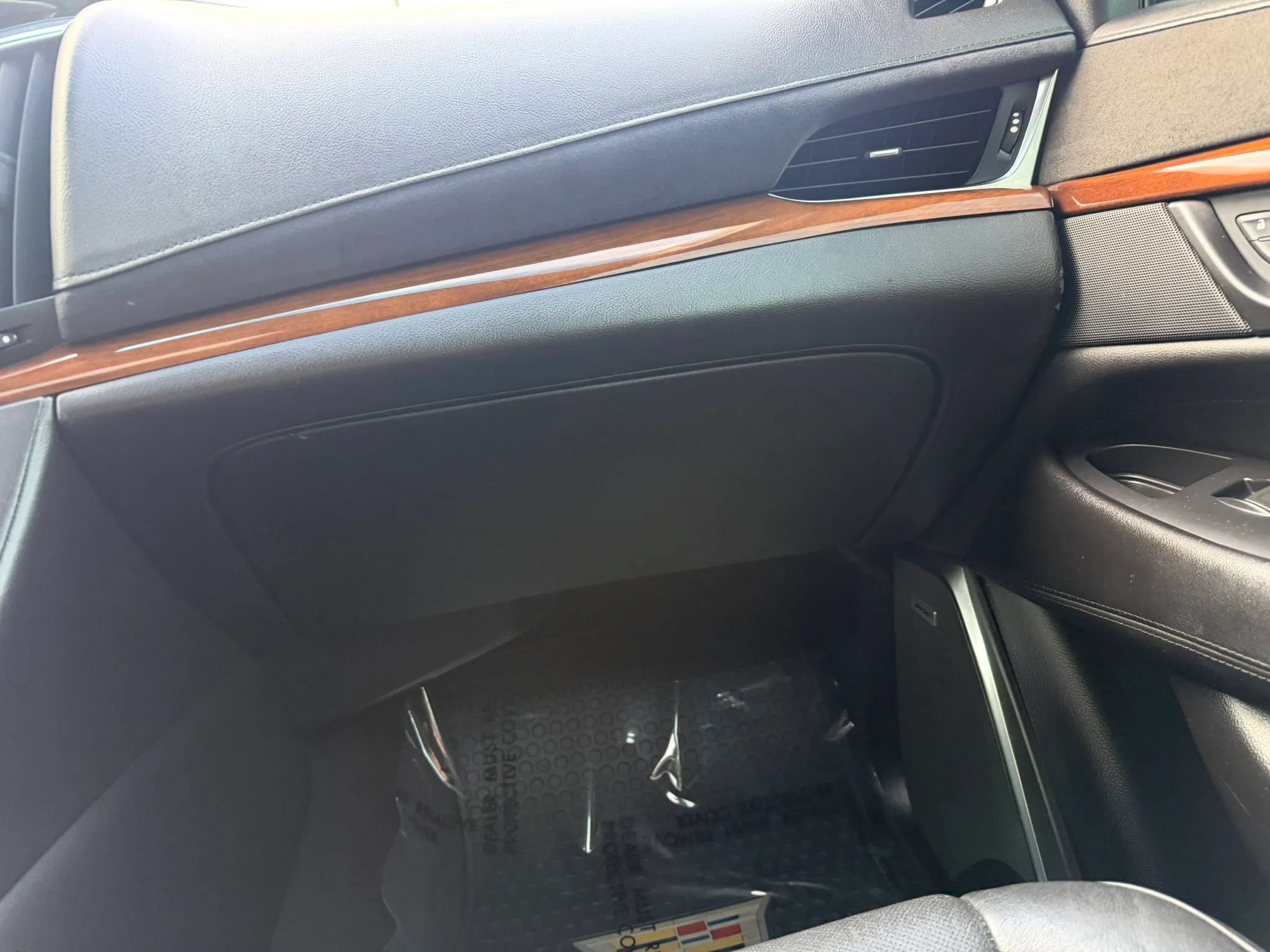 Used 2019 Cadillac Escalade Luxury AWD/4WD image 33