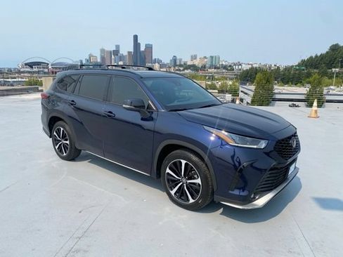 Used 2022 Toyota Highlander XSE AWD/4WD image 28