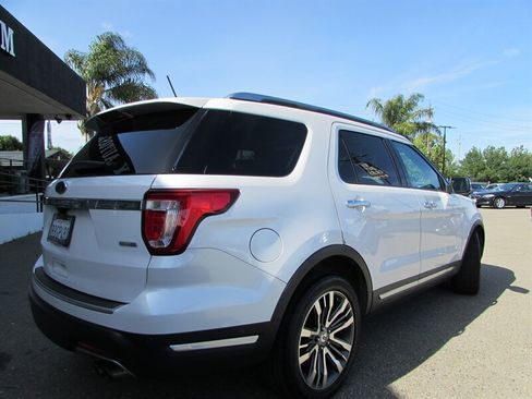 Used 2018 Ford Explorer Platinum AWD/4WD image 7