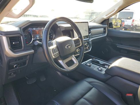 Used 2024 Ford Expedition Max XLT image 14