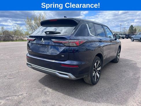 Used 2025 Mitsubishi Outlander AWD image 6