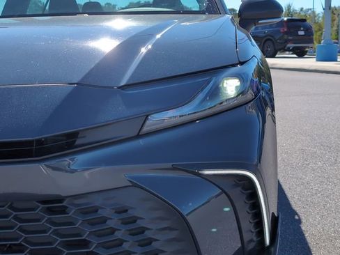 Used 2025 Toyota Camry SE image 32