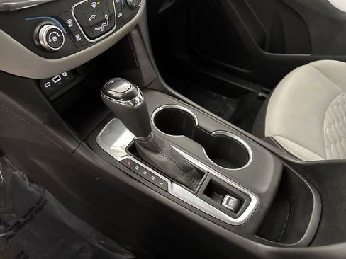 Used 2020 Chevrolet Equinox LS w/ LS Convenience Package image 17