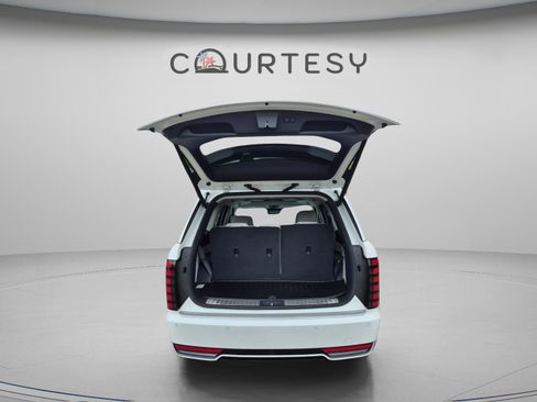 New 2026 Hyundai Palisade Calligraphy FWD image 9