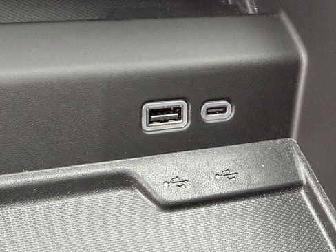 Used 2025 Chevrolet Tahoe LS image 21