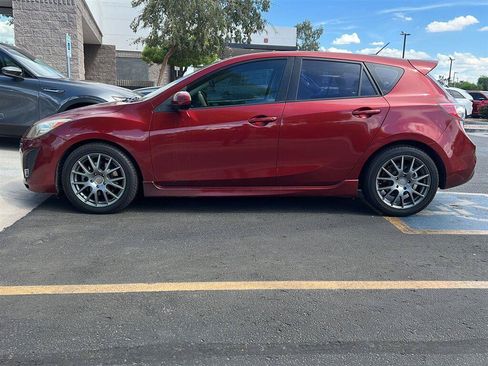 Used 2011 MAZDA MAZDA3 s Grand Touring w/ Tech Pkg FWD image 2