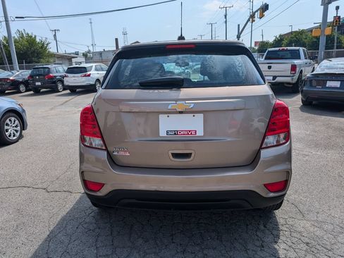 Used 2018 Chevrolet Trax LS FWD image 7