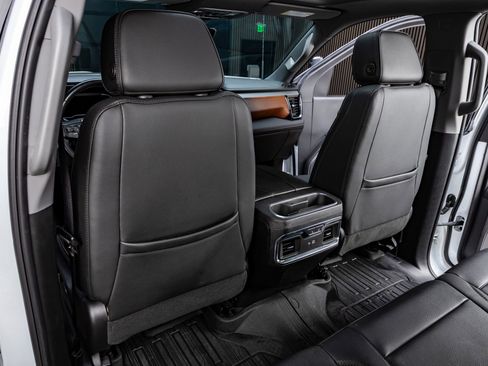 Used 2024 GMC Sierra 2500 Denali w/ Denali Reserve Package AWD/4WD image 32