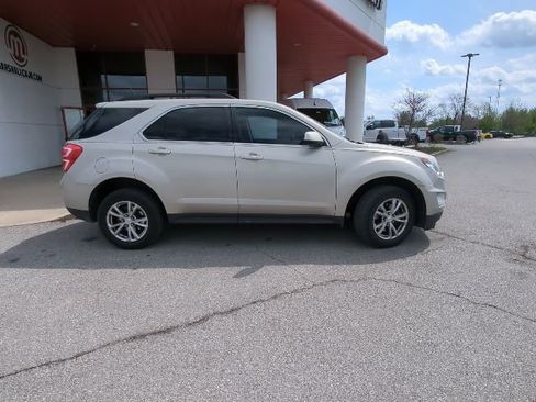 Used 2016 Chevrolet Equinox LT w/ Convenience Package image 12