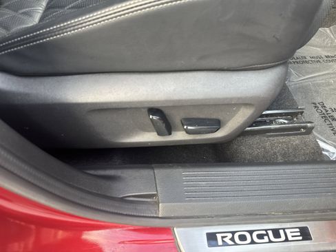 Used 2023 Nissan Rogue Platinum w/ Platinum Premium Package image 15