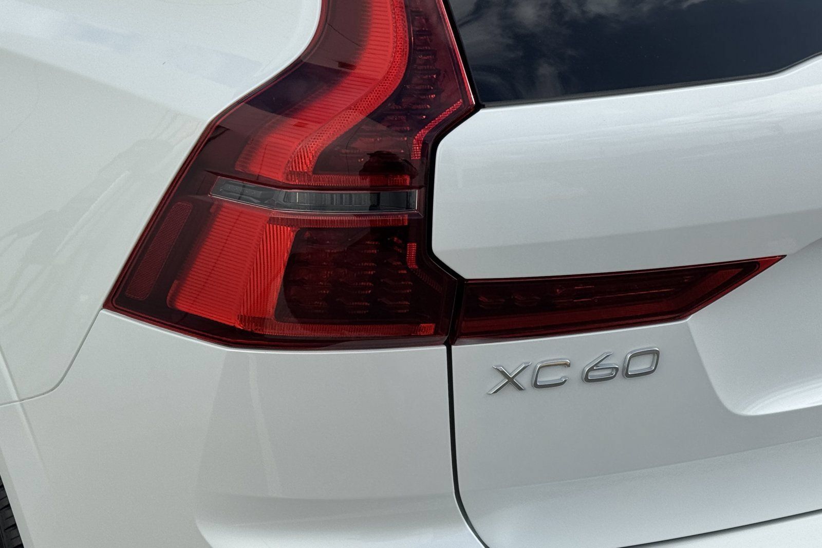 Used 2026 Volvo XC60 B5 Core AWD/4WD image 32