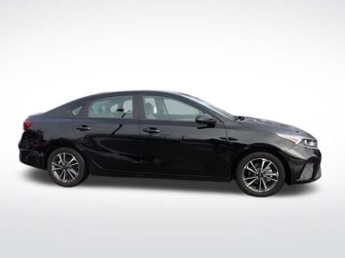 Certified 2023 Kia Forte LXS w/ LXS Technology Package image 9