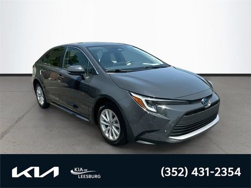 Used 2024 Toyota Corolla XLE FWD image 1