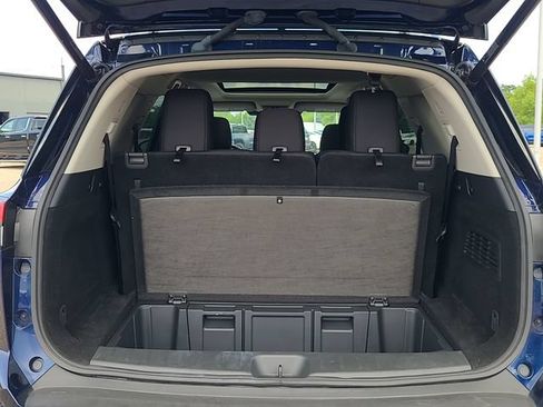 Used 2023 Nissan Pathfinder SV w/ SV Premium Package AWD/4WD image 34