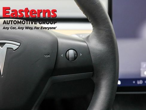 Used 2023 Tesla Model 3 Standard Range image 16