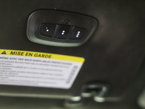 Used 2022 Chrysler Pacifica Pinnacle image 28