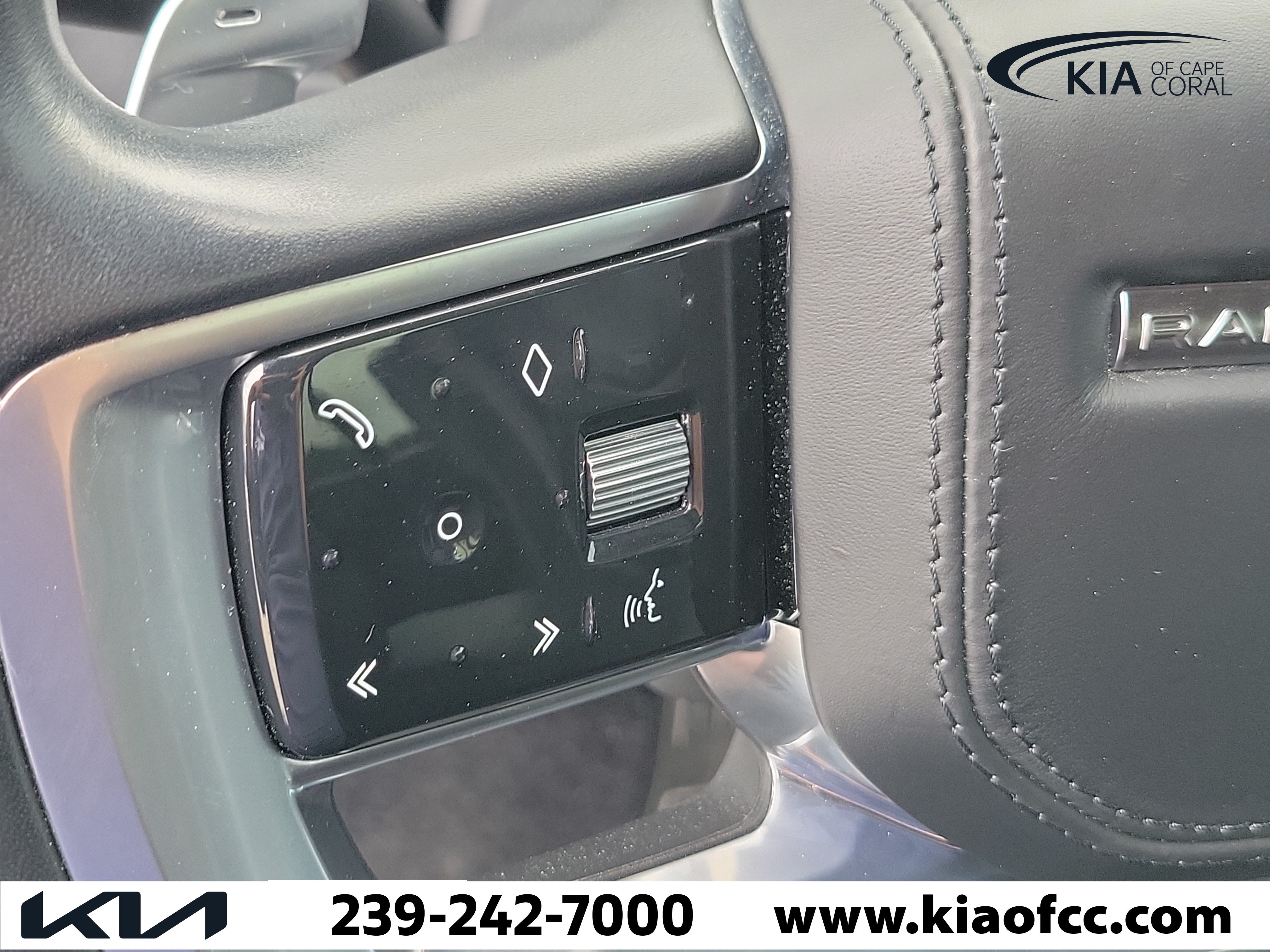 Used 2023 Land Rover Range Rover SE AWD/4WD image 25