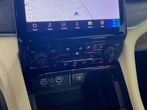 Used 2024 Jeep Grand Cherokee Limited 4xe w/ Luxury Tech Group II image 17