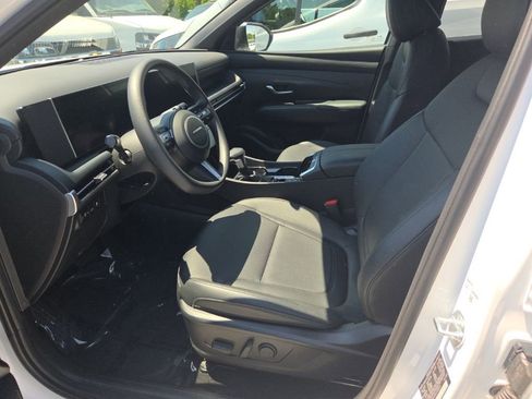 Used 2025 Hyundai Santa Cruz SEL FWD image 3