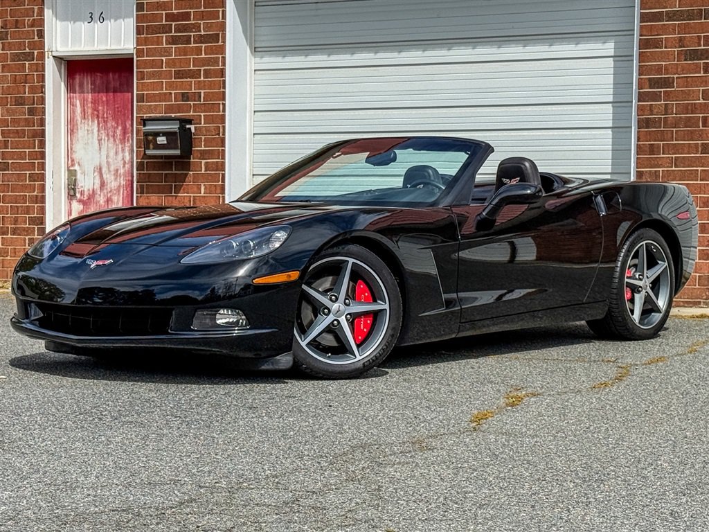 Used 2011 Chevrolet Corvette Convertible w/ Preferred Equipment Group RWD image 12