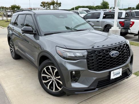 New 2026 Ford Explorer ST-Line w/ Premium Package RWD image 41