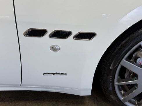 Used 2011 Maserati GranTurismo Convertible RWD image 27