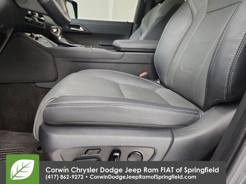 Used 2024 Lexus GX 550 w/ Accessory Package (2T) image 20