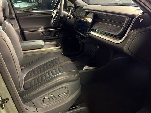 Used 2022 Rivian R1S Launch Edition image 10