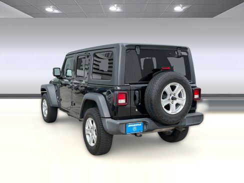 Used 2018 Jeep Wrangler Unlimited Sport S AWD/4WD image 3
