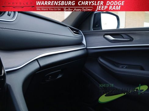 New 2025 Jeep Grand Cherokee L Limited w/ Luxury Tech Group II image 27