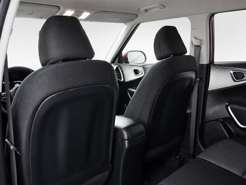 Used 2024 Kia Soul LX w/ Option Group 015 FWD image 18