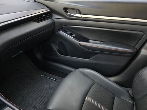 Used 2025 Nissan Altima 2.5 SR image 23