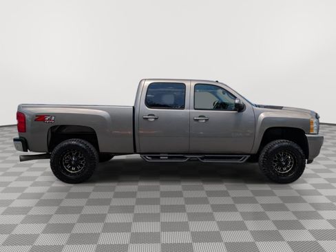 Used 2013 Chevrolet Silverado 2500 LT w/ Z71 Appearance Package AWD/4WD image 6