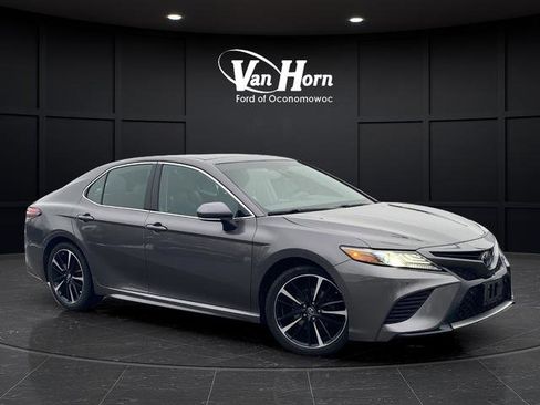 Used 2018 Toyota Camry XSE image 27