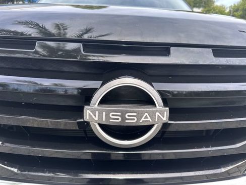 Used 2025 Nissan Pathfinder SV FWD image 10