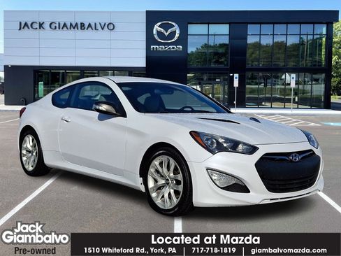 Used 2016 Hyundai Genesis 3.8 image 1