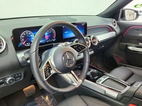 Used 2025 Mercedes-Benz GLB 250 4MATIC w/ Exclusive Package image 48